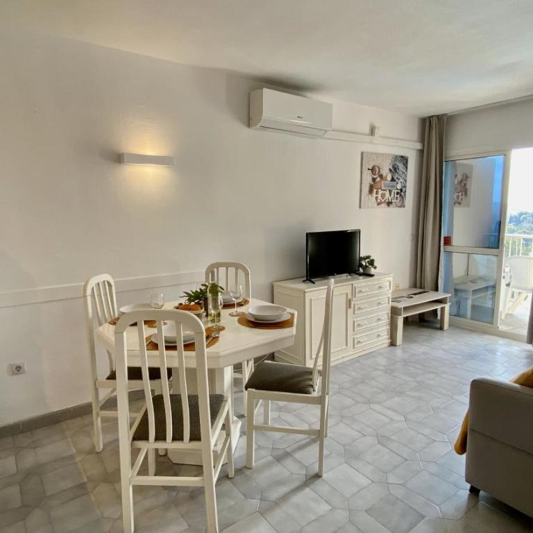 Costa Breeze Apartment - Jupiter - One-Bedroom Apartment with Sea View and Balcony - 19
