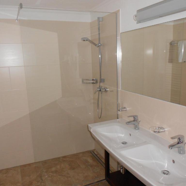 Gästehaus Weißes Rössl - Apartment mit Dusche - 5