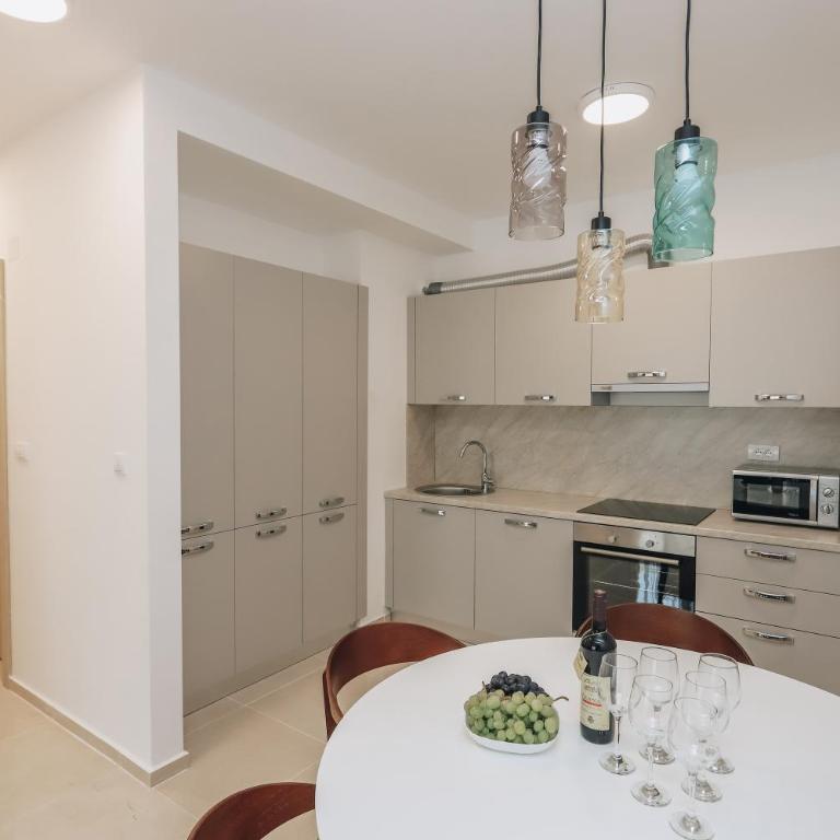 Status-M Apartments 180 - Two-Bedroom Apartment - 13