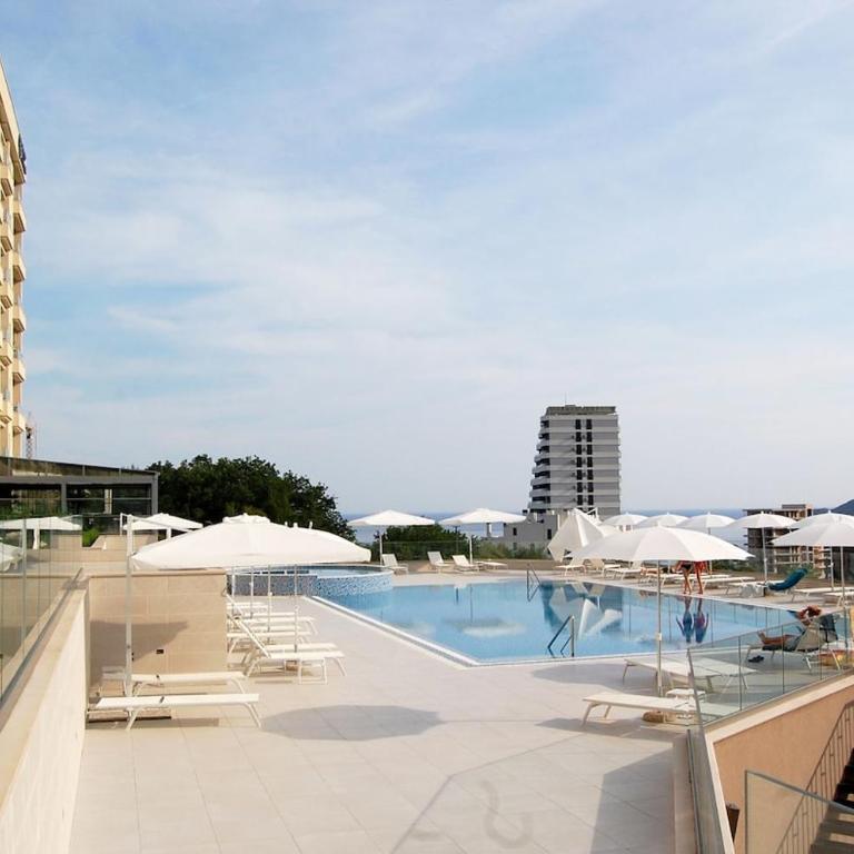 Status-M Apartments 180 - Two-Bedroom Apartment - 3