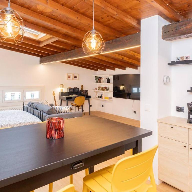 Charme in mansarda - Bergamo - Appartamento con 1 Camera da Letto - 1