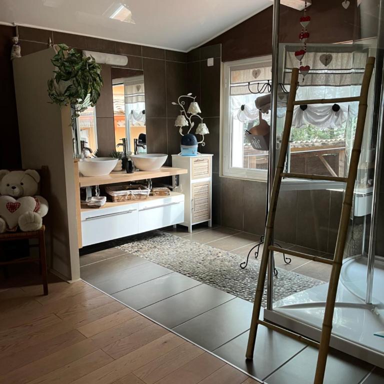 Agréables chambres au calme - Chambre Deluxe (2 Adultes + 1 Enfant) - 3