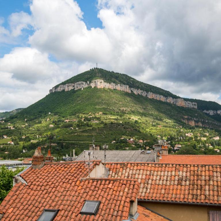 Panoramique balcon wifi centre-ville - Studio - Vue sur Montagne - 13
