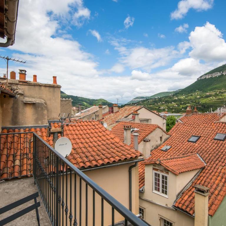 Panoramique balcon wifi centre-ville - Studio - Vue sur Montagne - 14