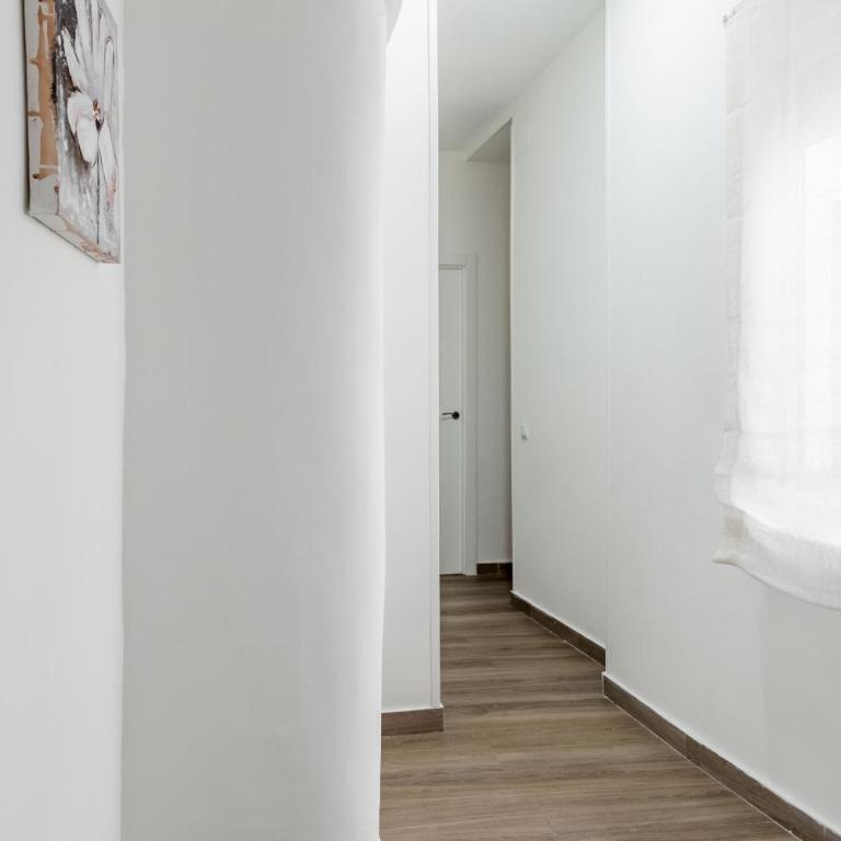 Gran Vía Madrid - En el Centro de Madrid - Three-Bedroom Apartment - 13