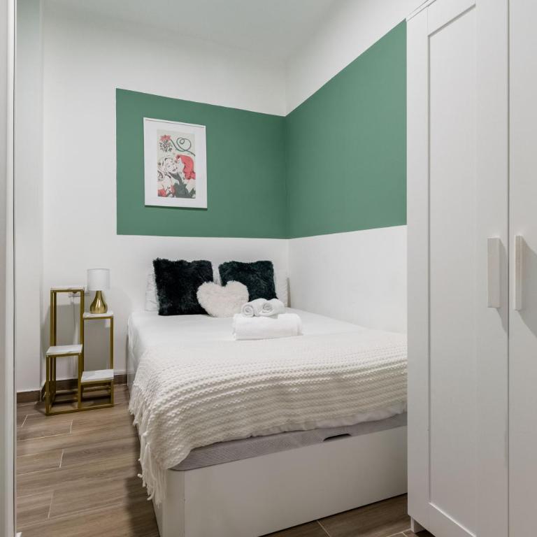 Gran Vía Madrid - En el Centro de Madrid - Three-Bedroom Apartment - 3
