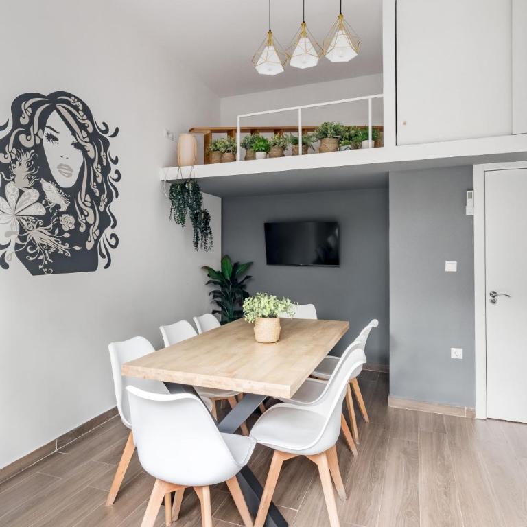 Gran Vía Madrid - En el Centro de Madrid - Three-Bedroom Apartment - 9