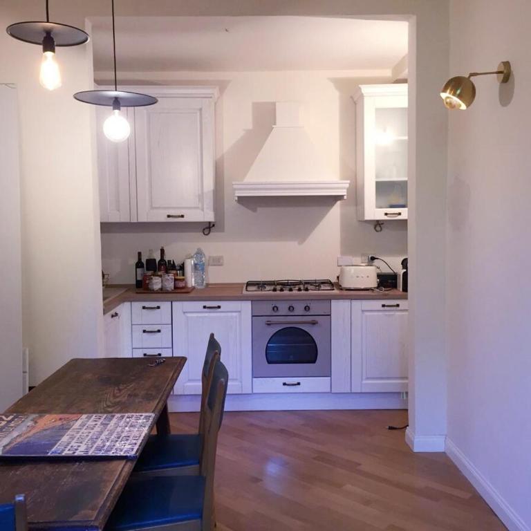 Charming Hilltop 80m apartment close to center and EUI - Appartamento con 2 Camere da Letto - 2