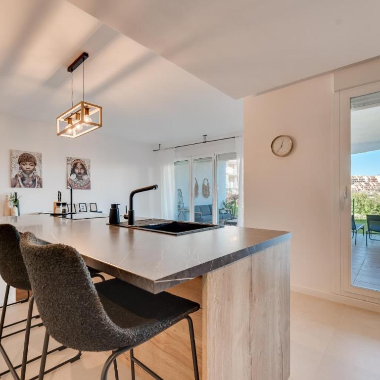 Puerto la Duquesa Manilva - Apartamento de 2 dormitorios con vistas al jardín - 11