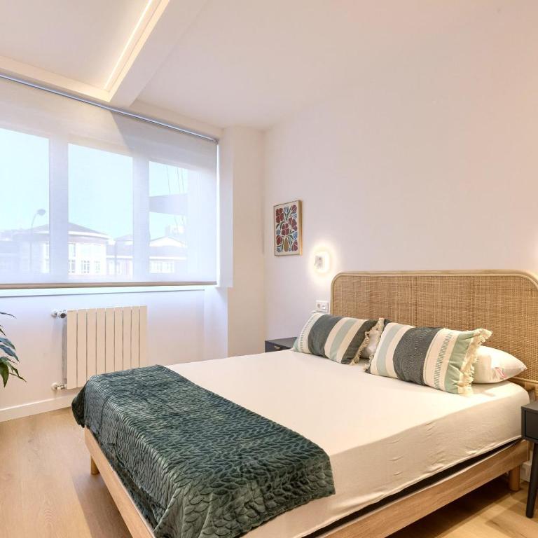 Estilo y Comodidad junto al Hospital y Central Bus - Three-Bedroom Apartment - 1