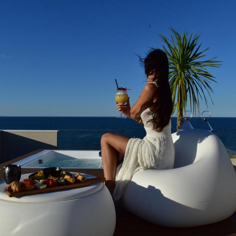 Hotel Sporting Riccione - Suite Panoramic con Terrazza e Vasca Idromassaggio - Fronte Mare - 7
