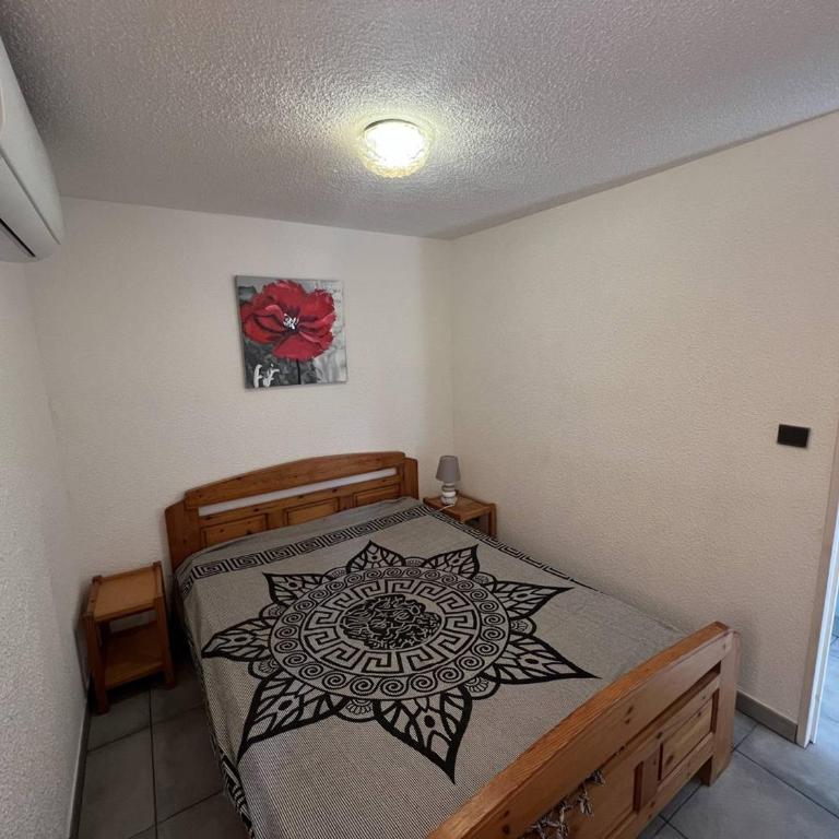 Villa T3 avec terrasse, 6 couchages, proche plage et commerces, quartier calme, parking privé - FR-1-81-365 - Villa - 12