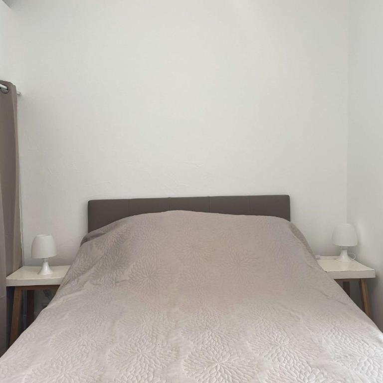 Charmant T1 rénové avec terrasse, climatisation et WiFi à Balaruc-les-Bains - FR-1-553-282 - Apartment - 5