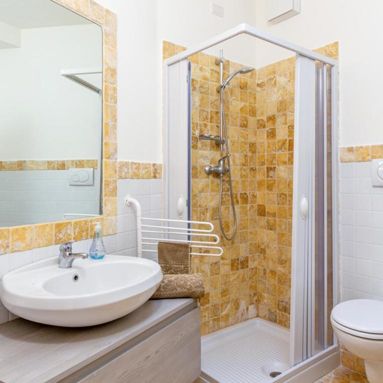 Sirolo, trilo pza martiri, 2 camere aria condizionata, posto auto - Two-Bedroom Apartment - 4