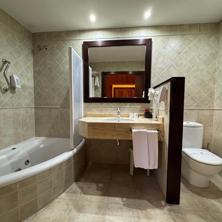 Hotel Cotiella - Camera Matrimoniale Comfort - 4