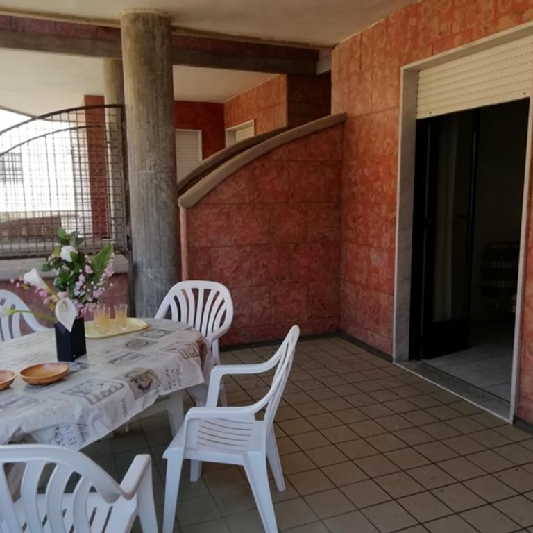 Appartamenti Vacanze Mare - Appartamento Standard con 2 Camere da Letto - 2