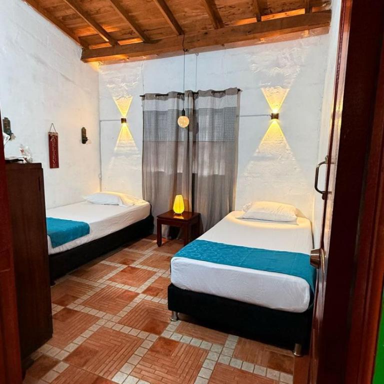 Cabaña campestre y cerca al centro, tranquila, con cocina y wifi - Habitación Doble - 17