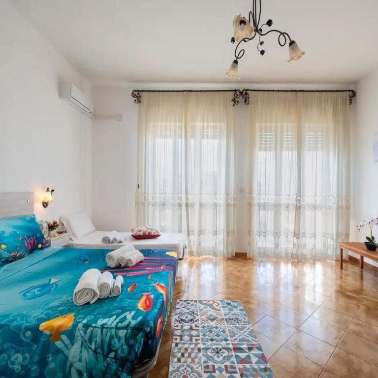 Azzurro room vista mare bb controvento - Family Room - 14