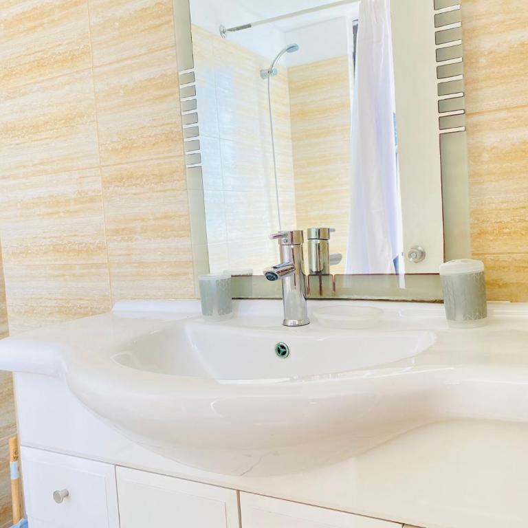 Amplio y Cómodo a 1 minuto de Costanera Center - Apartamento de 2 dormitorios - 7