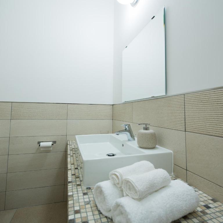 B&B Belvedere - Camera Matrimoniale con Letto Supplementare - 5