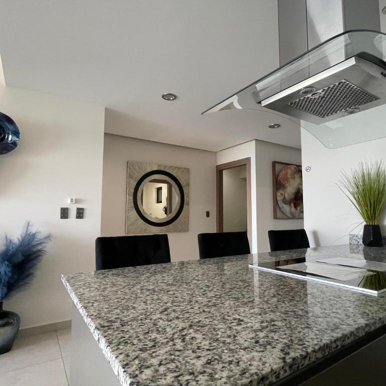 Sunset Malecón View - Two-Bedroom Apartment - 20