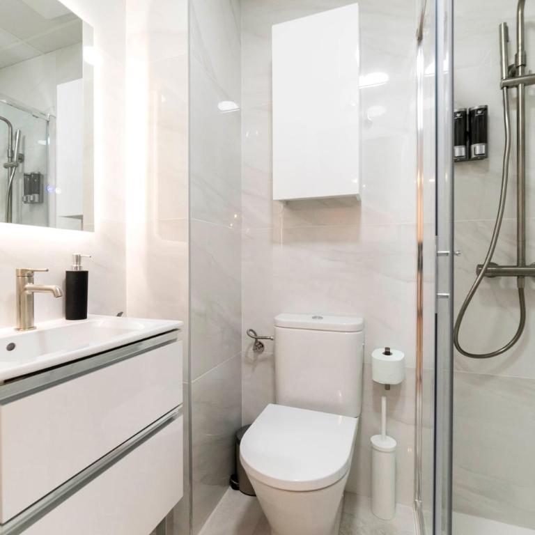 Aurora Stays by Charming - Parking cubierto gratis - Apartamento de 1 dormitorio - 2