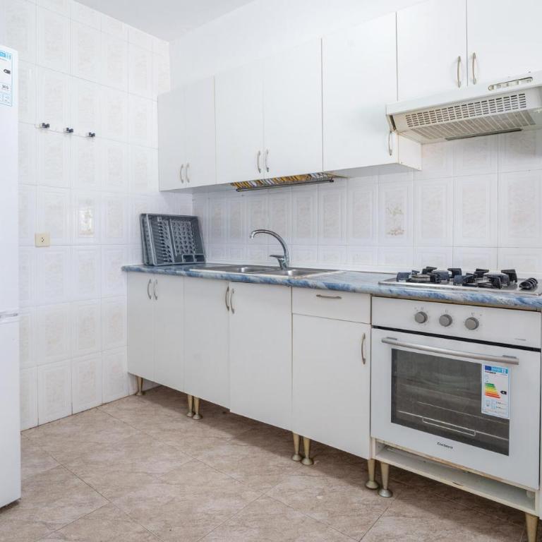 Amazing Home In Vinaroz - Three-Bedroom Vacation Home - 3