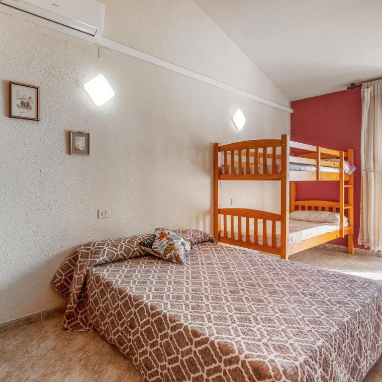 Amazing Home In Vinaroz - Three-Bedroom Vacation Home - 4