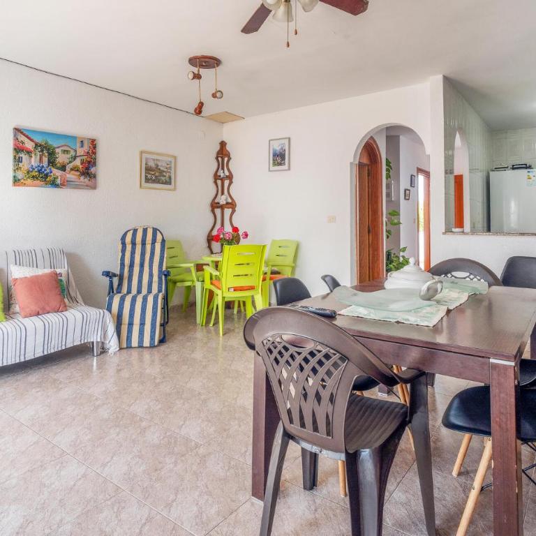 Amazing Home In Vinaroz - Three-Bedroom Vacation Home - 2