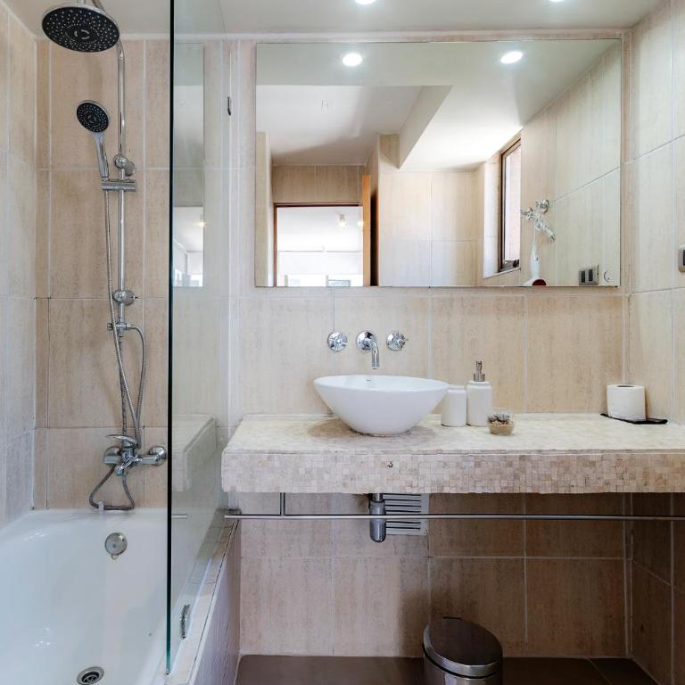 Diego de Velasquez Apartments by Mr BnB - Two-Bedroom Apartment - 11
