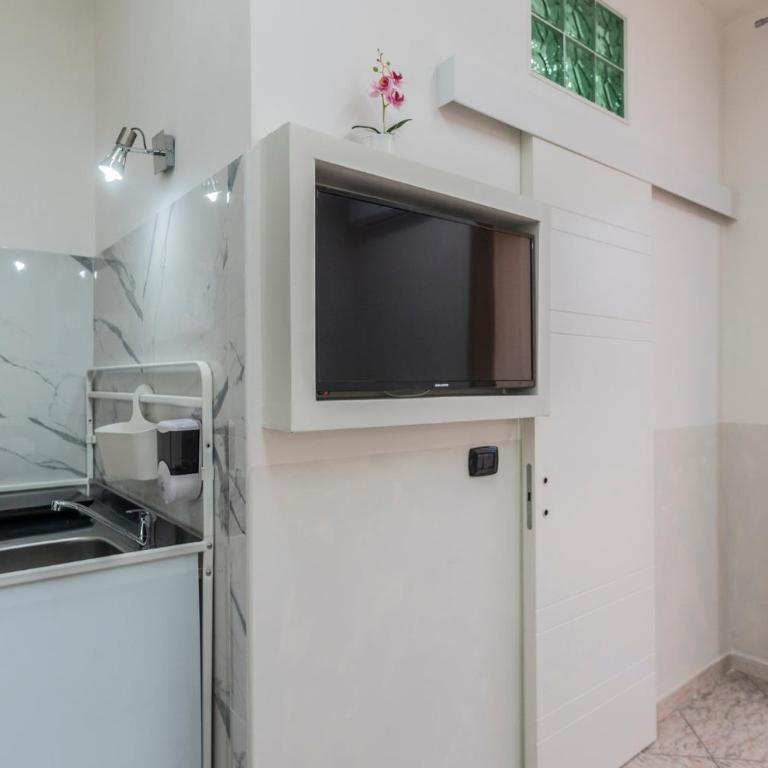 Fioravanti Apartments - San Luca Suite & Genesis House, A pochi passi dalla stazione, vicino al cuore di Bologna - Camera Matrimoniale con Bagno Privato - 6