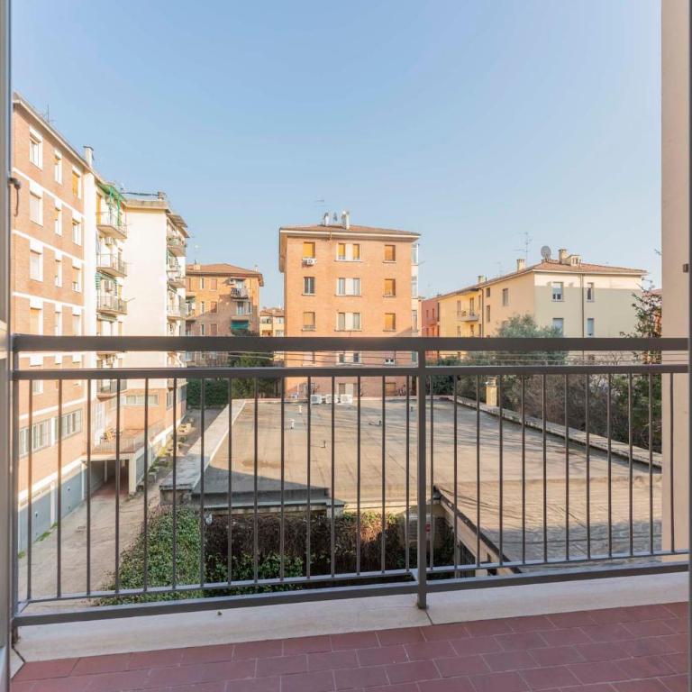 Fioravanti Apartments - San Luca Suite & Genesis House, A pochi passi dalla stazione, vicino al cuore di Bologna - Camera Matrimoniale con Bagno Privato - 9