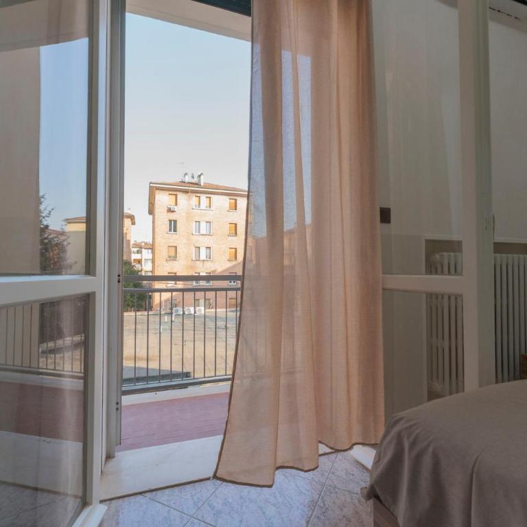Fioravanti Apartments - San Luca Suite & Genesis House, A pochi passi dalla stazione, vicino al cuore di Bologna - Camera Matrimoniale con Bagno Privato - 10