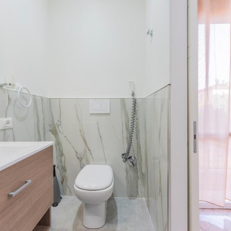Fioravanti Apartments - San Luca Suite & Genesis House, A pochi passi dalla stazione, vicino al cuore di Bologna - Camera Matrimoniale con Bagno Privato - 20