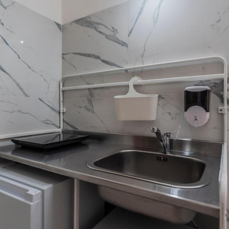 Fioravanti Apartments - San Luca Suite & Genesis House, A pochi passi dalla stazione, vicino al cuore di Bologna - Camera Matrimoniale con Bagno Privato - 24