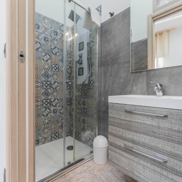 Fioravanti Apartments - San Luca Suite & Genesis House, A pochi passi dalla stazione, vicino al cuore di Bologna - Appartamento Deluxe con 2 Camere da Letto e Balcone - 28