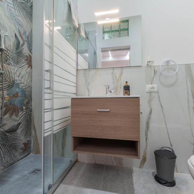 Fioravanti Apartments - San Luca Suite & Genesis House, A pochi passi dalla stazione, vicino al cuore di Bologna - Camera Matrimoniale con Bagno Privato - 37