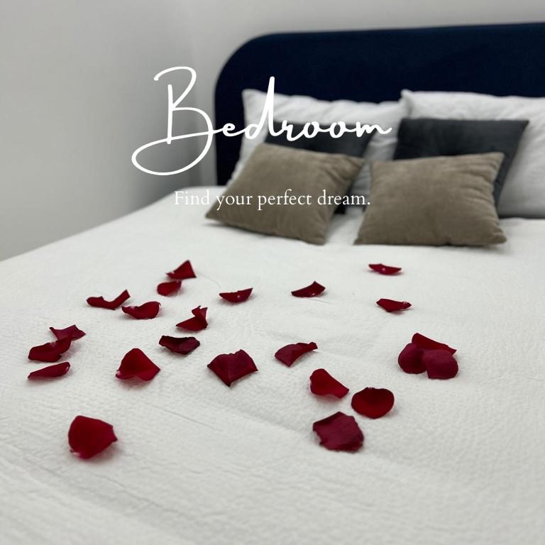 Relax In - Two-Bedroom Apartment - 23