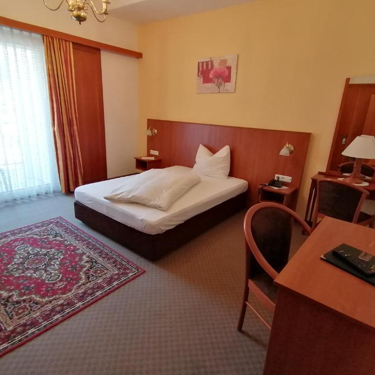 Kurhotel & Hotel Mozart - Einzelzimmer mit Balkon - 4