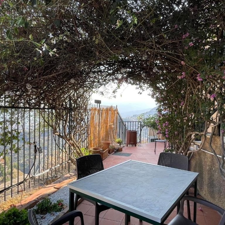 Taormina on the rock - Two-Bedroom Apartment - 11