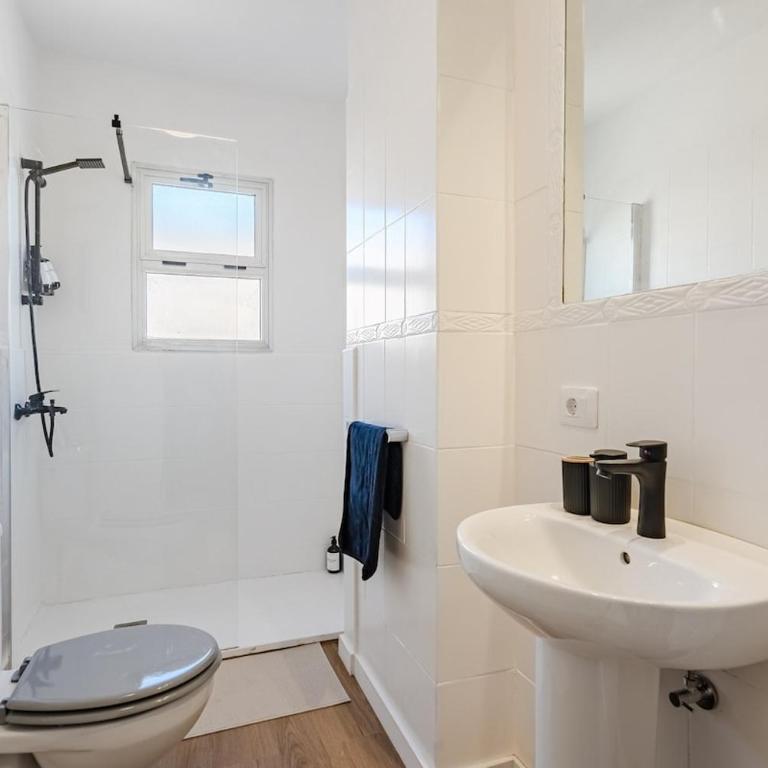 BEACH HOUSE ,1 min to beach, Brand NEW - Apartamento de 3 dormitorios - 6