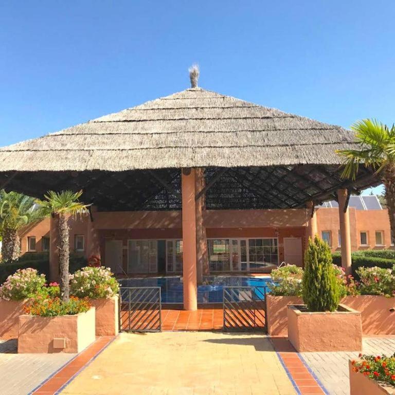 MARBELLA APARTMENT I Beachside and Extra Spacious, next to Marriott Playa Andaluza, Private HEATED Jacuzzi, 6 Swimming Pools, Gym, Padel & Tennis - Apartment mit 2 Schlafzimmern - 8