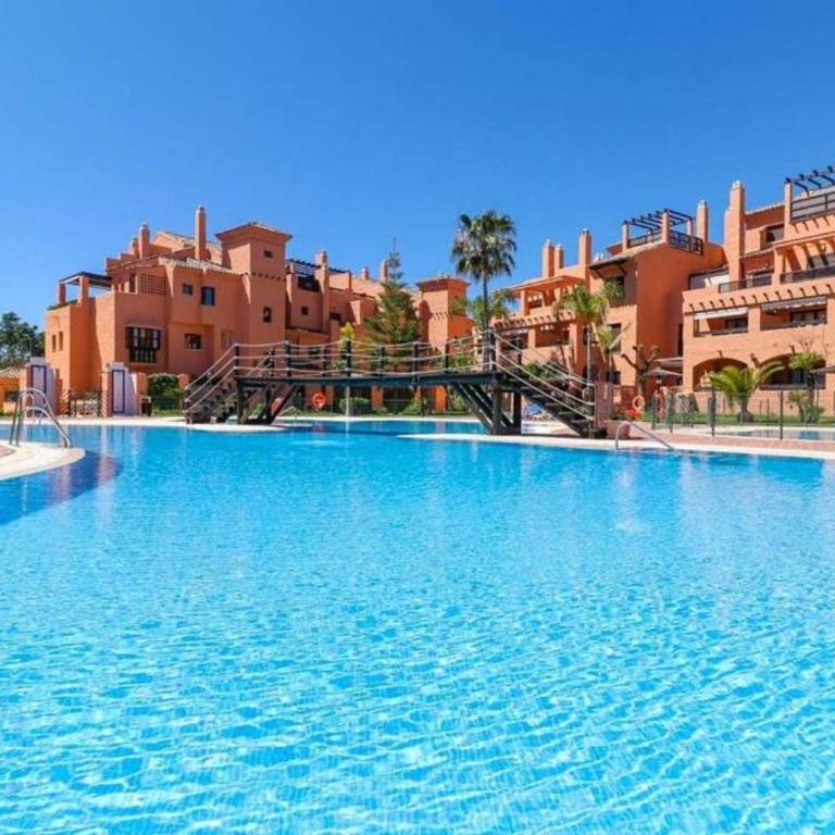 MARBELLA APARTMENT I Beachside and Extra Spacious, next to Marriott Playa Andaluza, Private HEATED Jacuzzi, 6 Swimming Pools, Gym, Padel & Tennis - Apartment mit 2 Schlafzimmern - 38