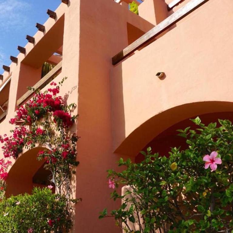 MARBELLA APARTMENT I Beachside and Extra Spacious, next to Marriott Playa Andaluza, Private HEATED Jacuzzi, 6 Swimming Pools, Gym, Padel & Tennis - Apartment mit 2 Schlafzimmern - 28