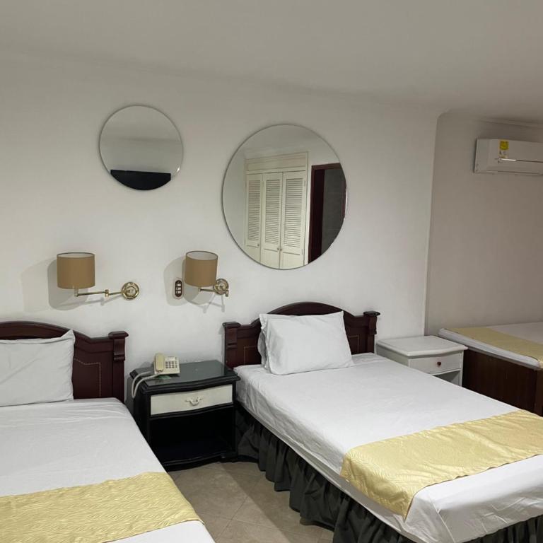 Hotel Prince Plaza - Habitación Familiar - 14