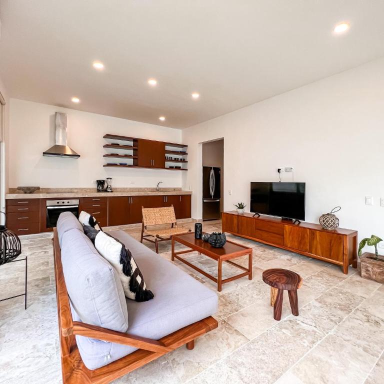 Hermosa Villa con Alberca privada 6px 3R - Three-Bedroom Villa - 3