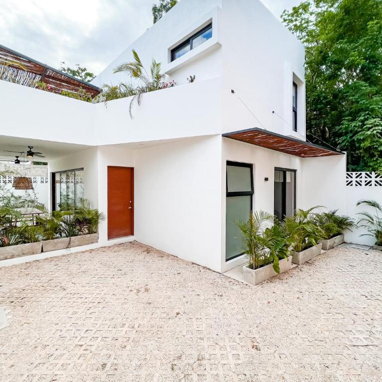 Hermosa Villa con Alberca privada 6px 3R - Three-Bedroom Villa - 45