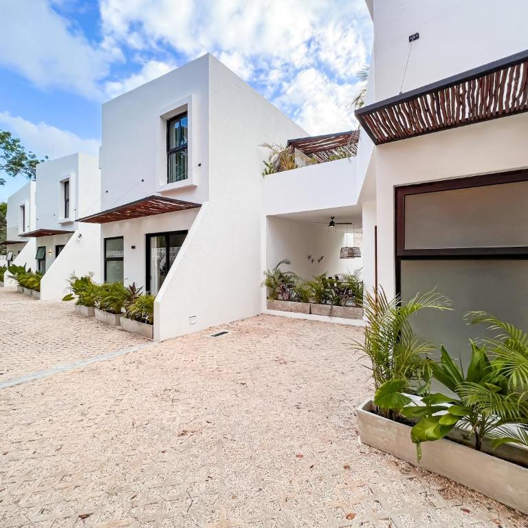 Hermosa Villa con Alberca privada 6px 3R - Three-Bedroom Villa - 49