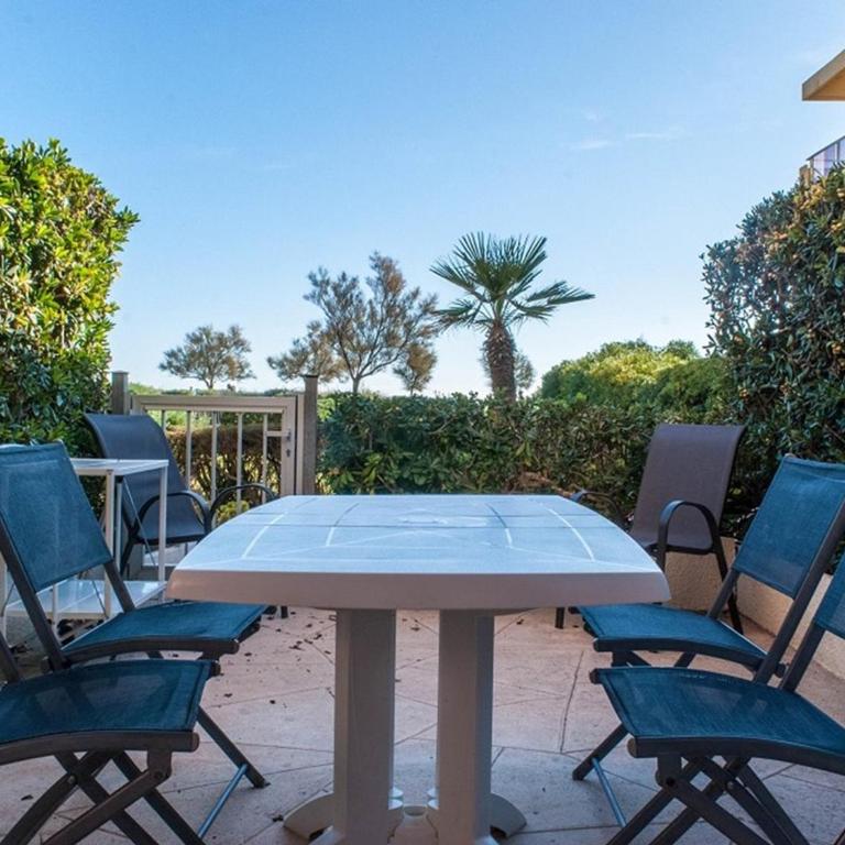 Le Lavandou: Studio cabine 4 pers, plage, parking - FR-1-803-83 - Studio - 1