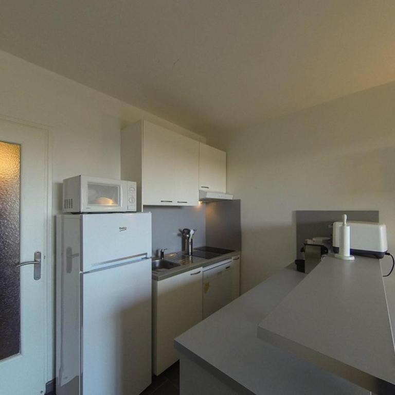 Le Lavandou: Studio cabine 4 pers, plage, parking - FR-1-803-83 - Studio - 6